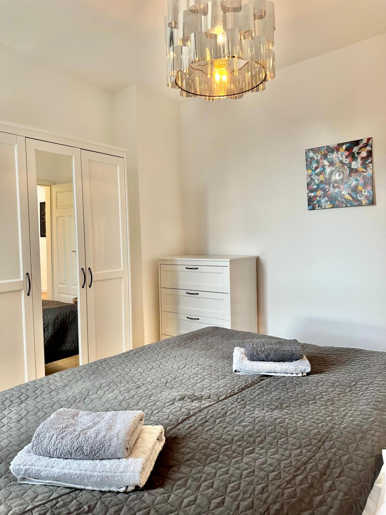 Modernes City-Apartment Mit Blick In Den Park Und 2 Baeder H9 Oldenburg Dış mekan fotoğraf