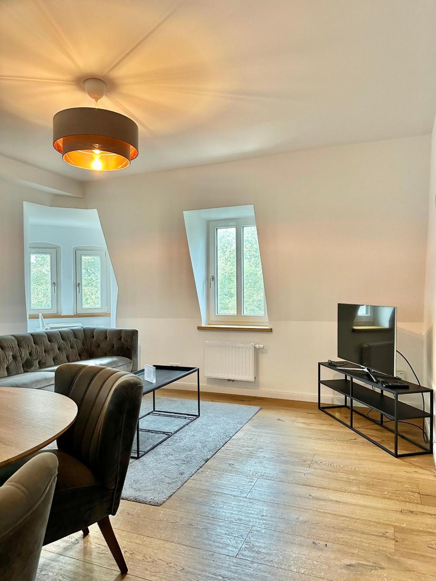 Modernes City-Apartment Mit Blick In Den Park Und 2 Baeder H9 Oldenburg Dış mekan fotoğraf
