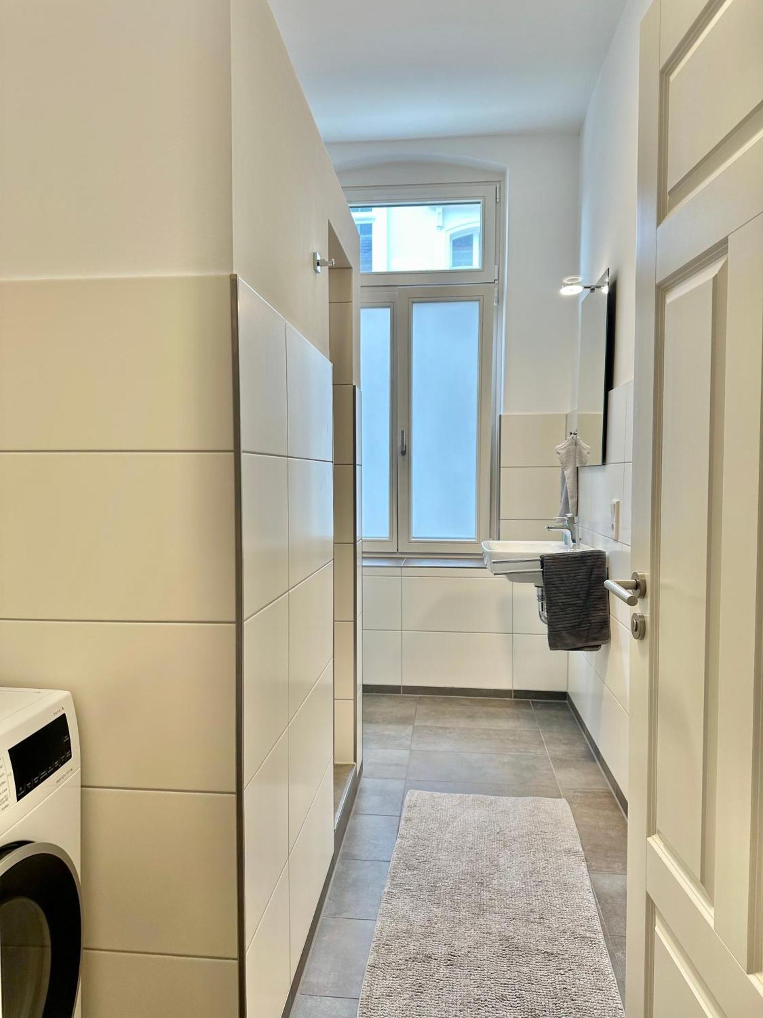 Modernes City-Apartment Mit Blick In Den Park Und 2 Baeder H9 Oldenburg Dış mekan fotoğraf