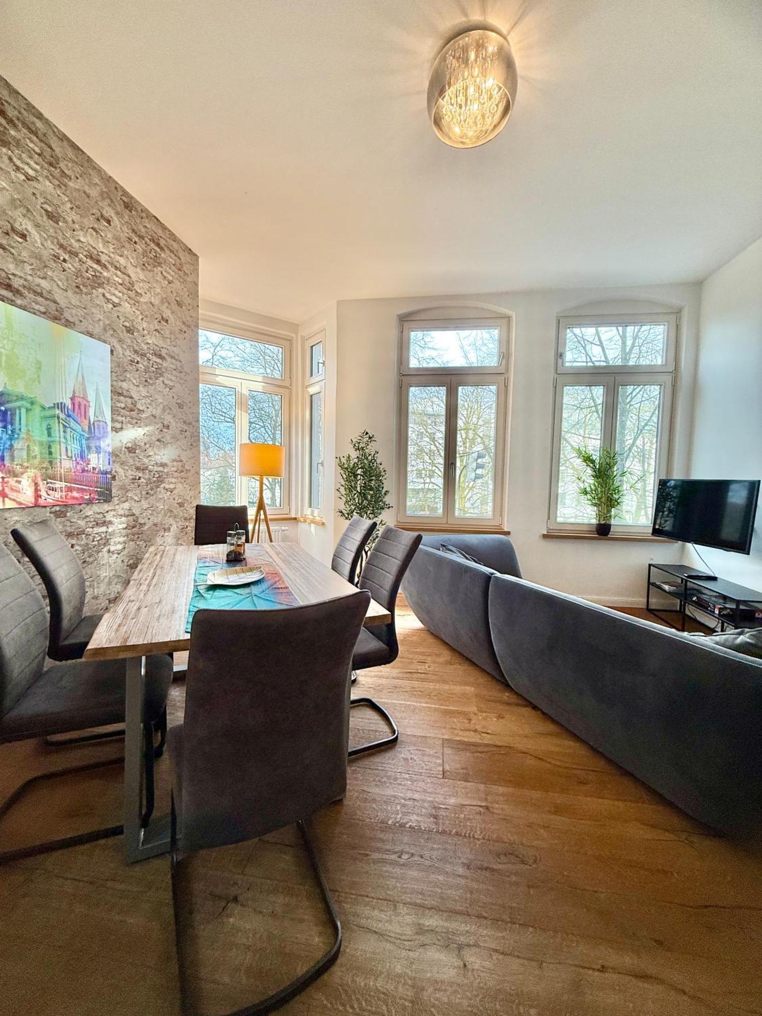 Modernes City-Apartment Mit Blick In Den Park Und 2 Baeder H9 Oldenburg Dış mekan fotoğraf